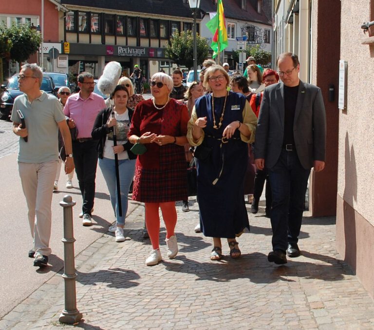 Vizepräsidentin des Deutschen Bundestags Claudia Roth zu Besuch in Obernburg